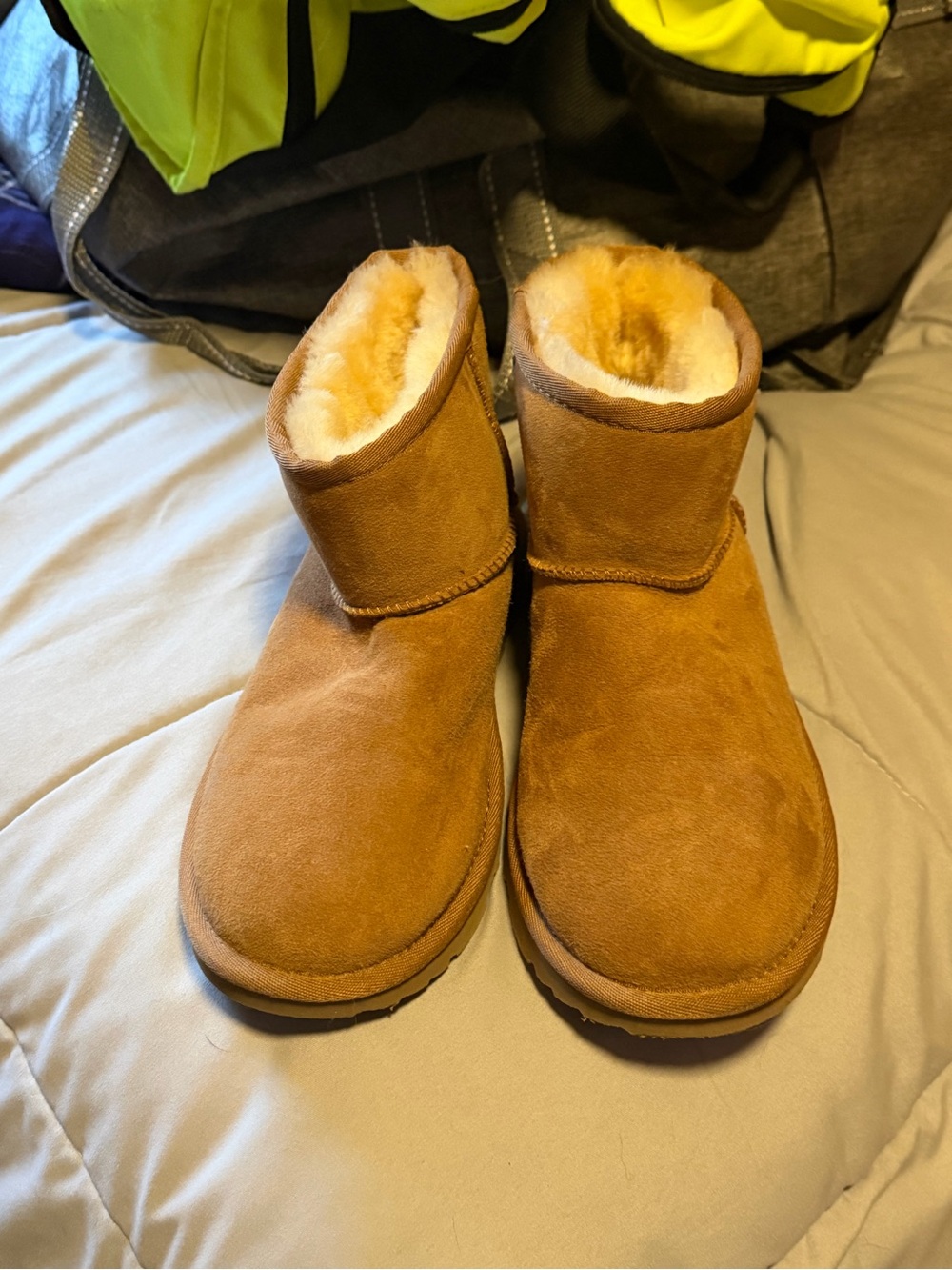 UGG minis - Picture 3 of 5